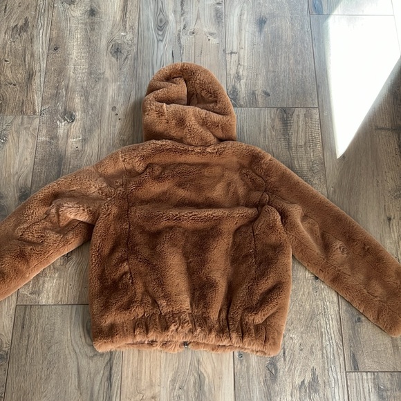 GAP Hooded Faux-Fur Jacket. Size M. - Picture 6 of 7
